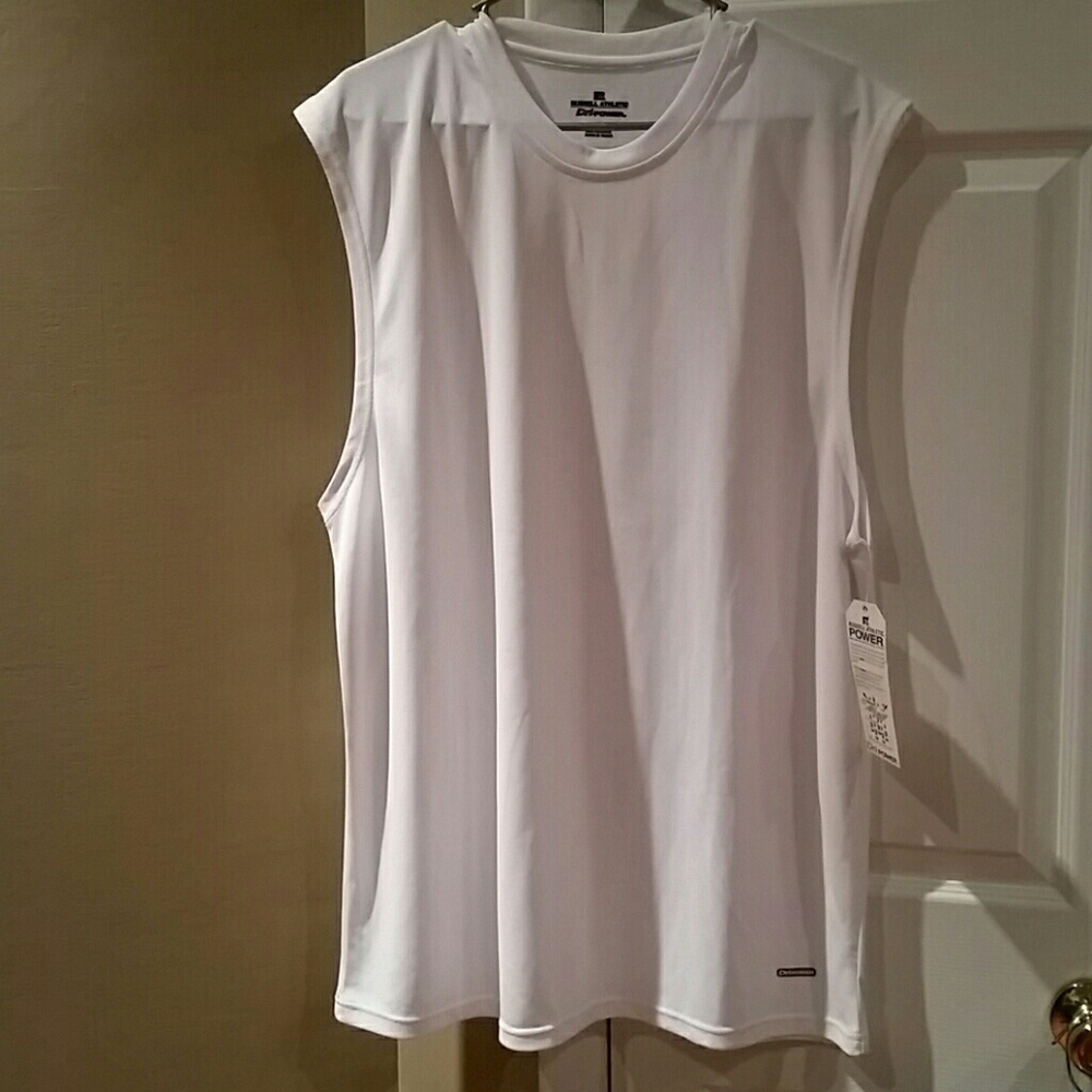 Men's Dri-power athletic shirt size Large